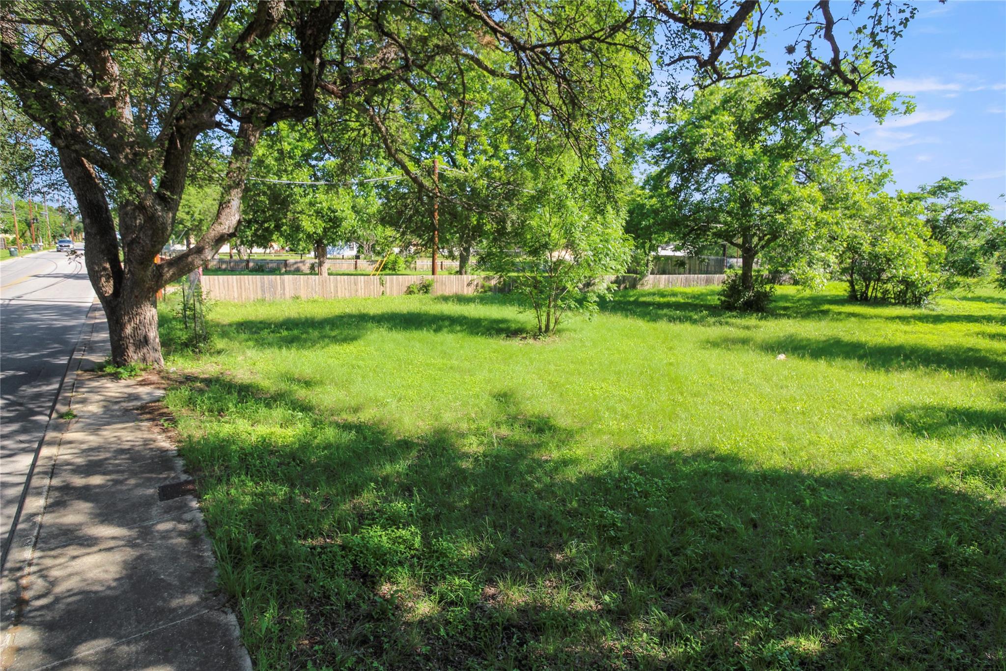633 Uhland Rd, San Marcos, TX 78666