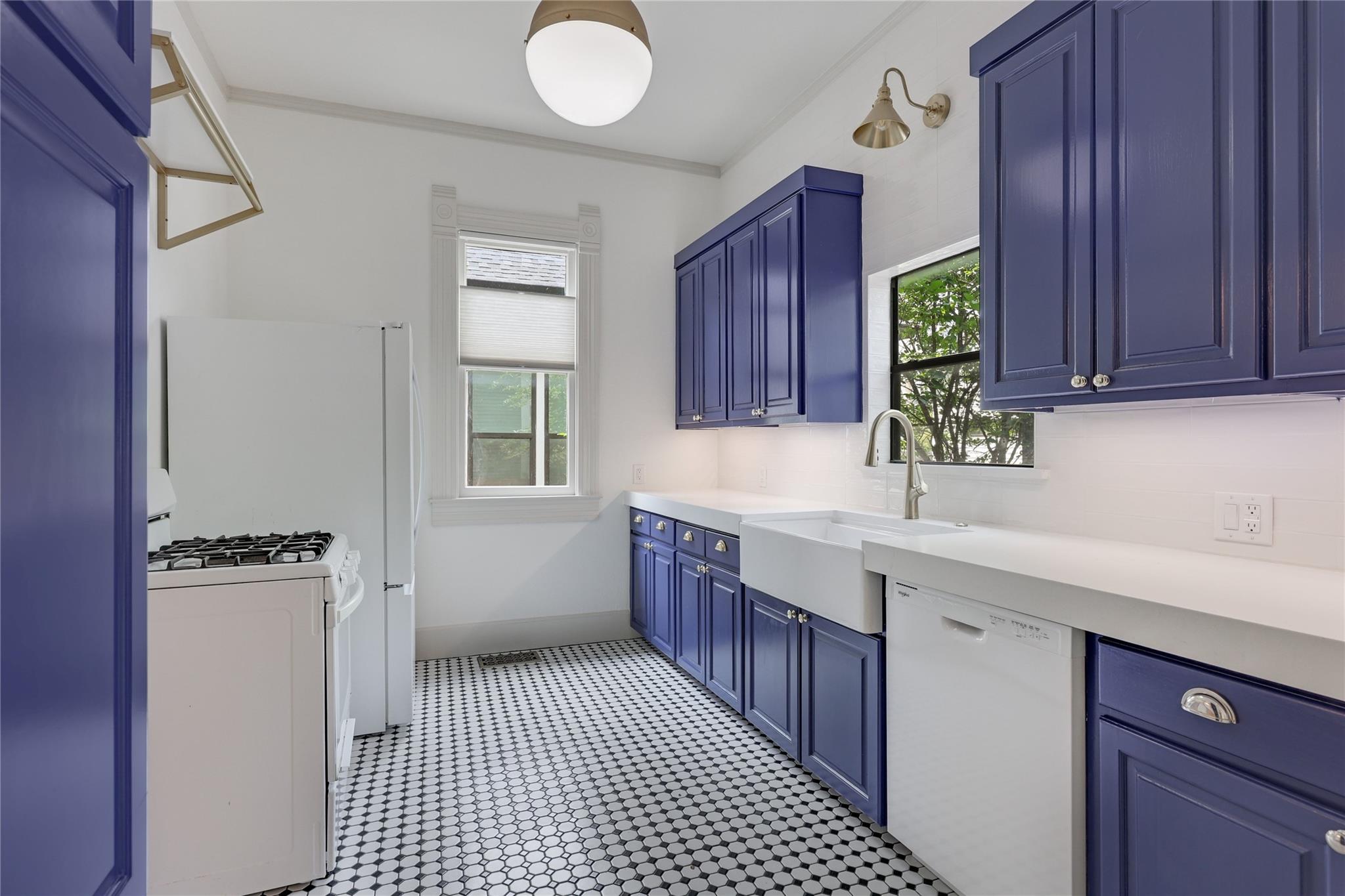 904 Willow St # A, Austin, TX 78702