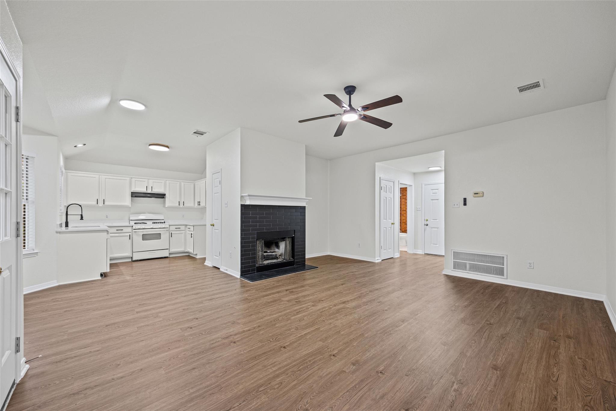 2343 Wright Cir, Round Rock, TX 78664