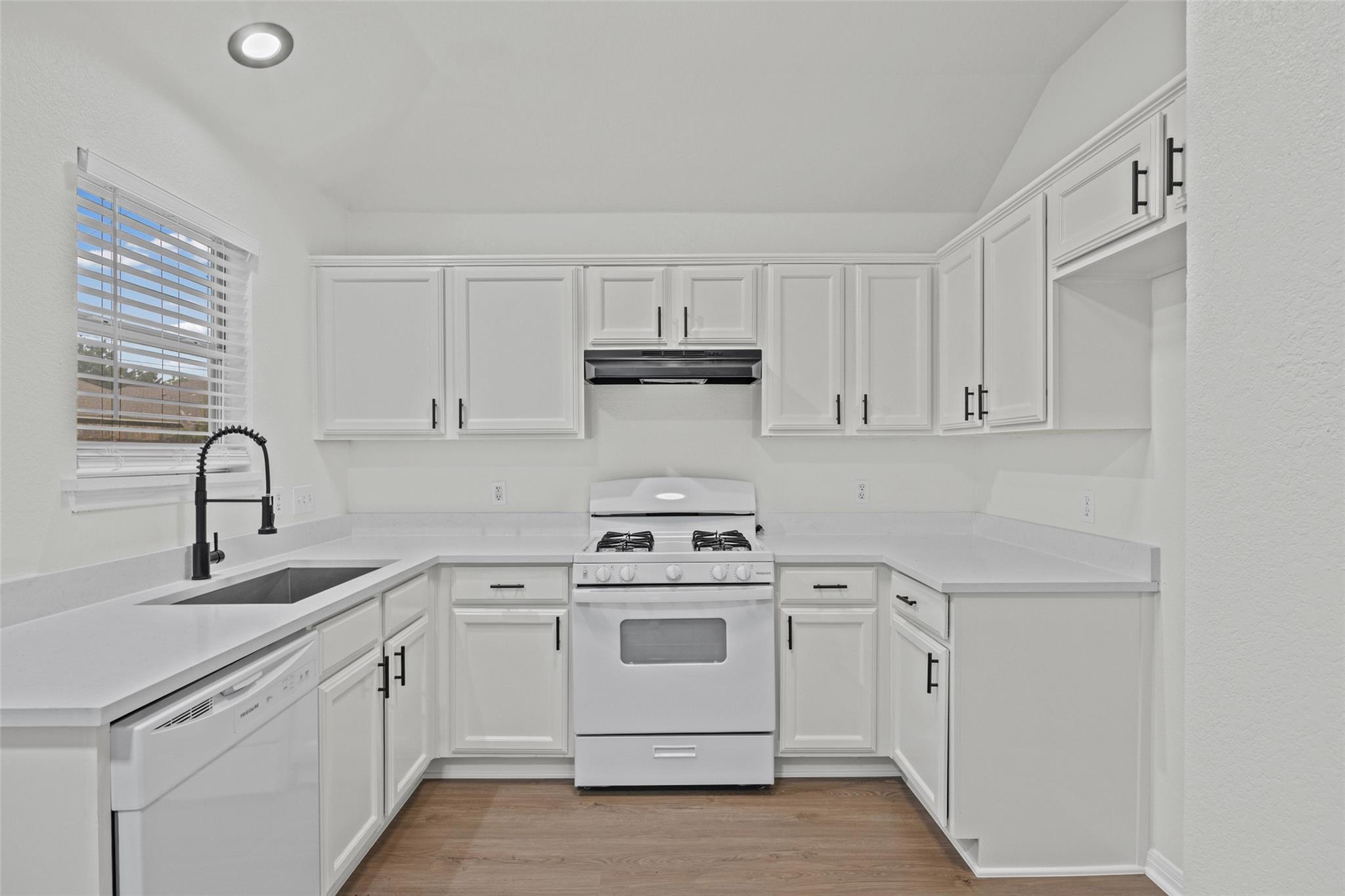 2343 Wright Cir, Round Rock, TX 78664