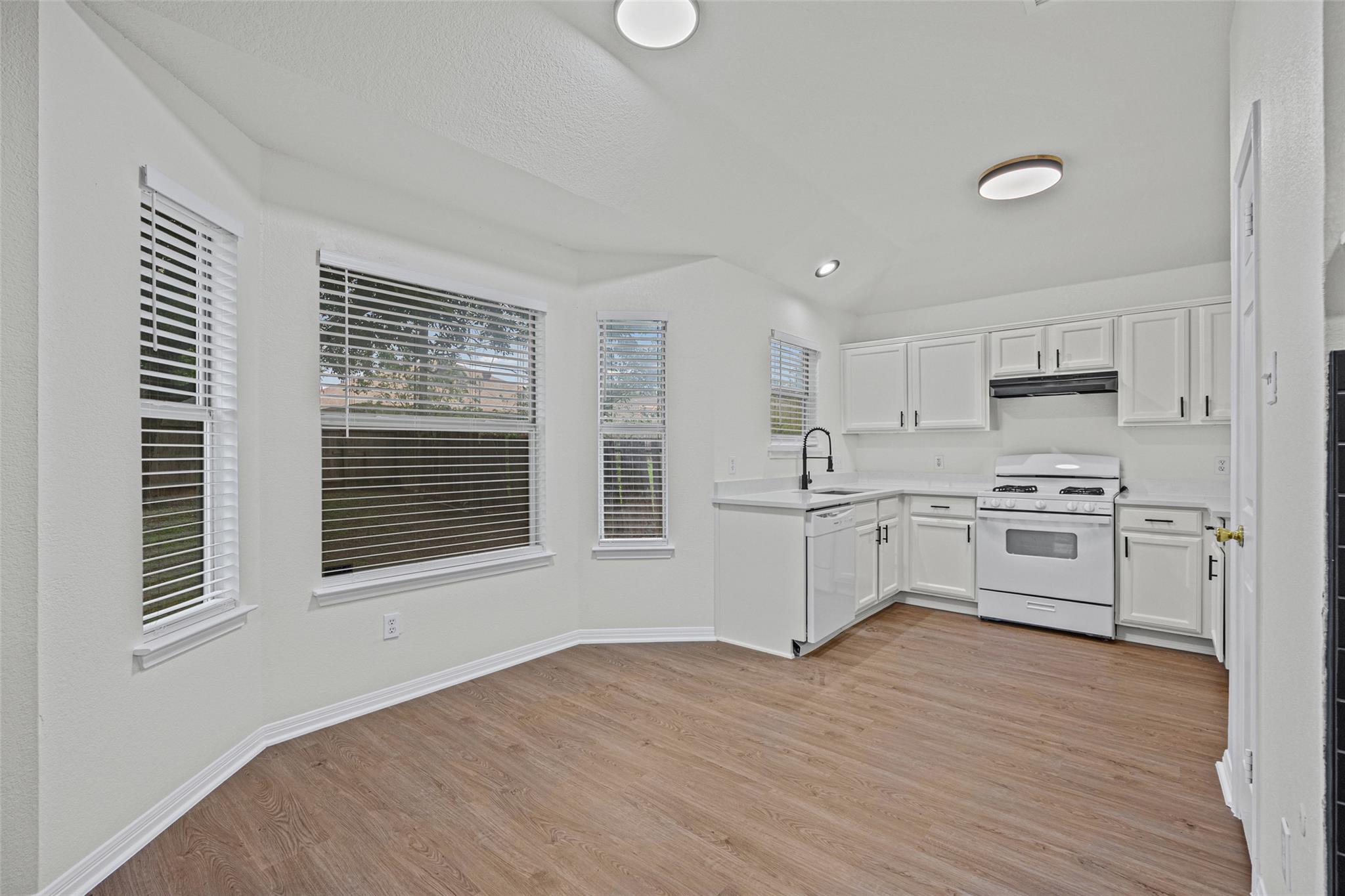 2343 Wright Cir, Round Rock, TX 78664
