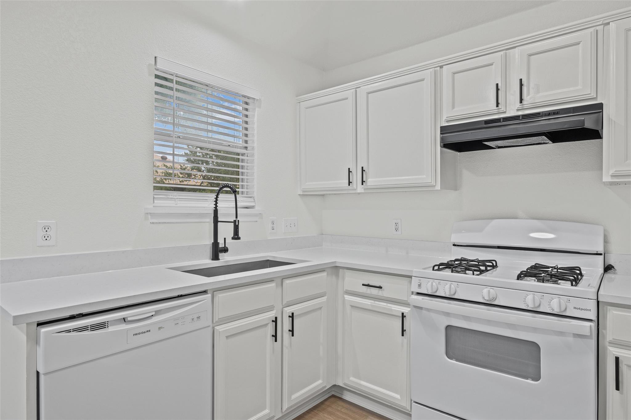 2343 Wright Cir, Round Rock, TX 78664