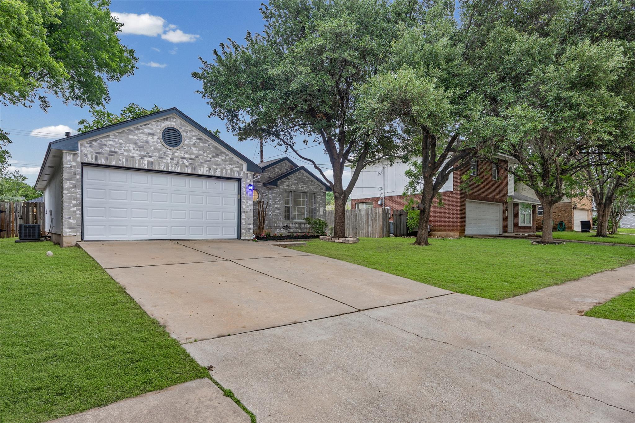 2343 Wright Cir, Round Rock, TX 78664