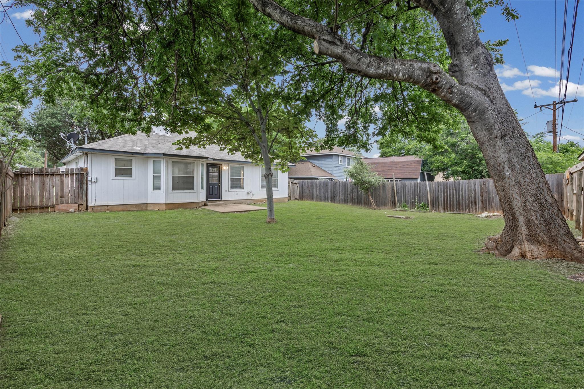 2343 Wright Cir, Round Rock, TX 78664