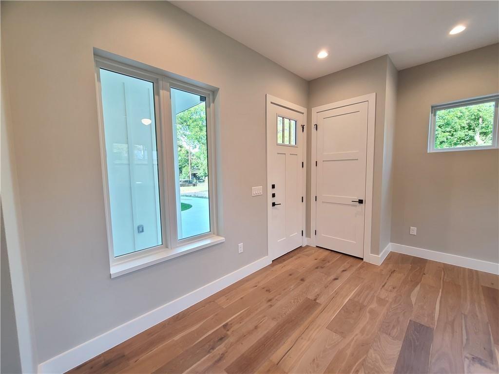 907 E 44th St # B, Austin, TX 78751