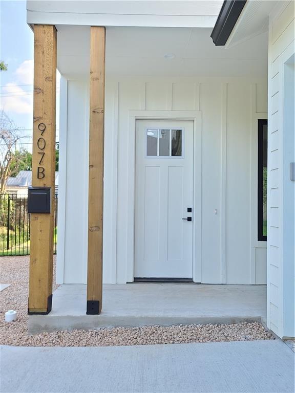 907 E 44th St # B, Austin, TX 78751
