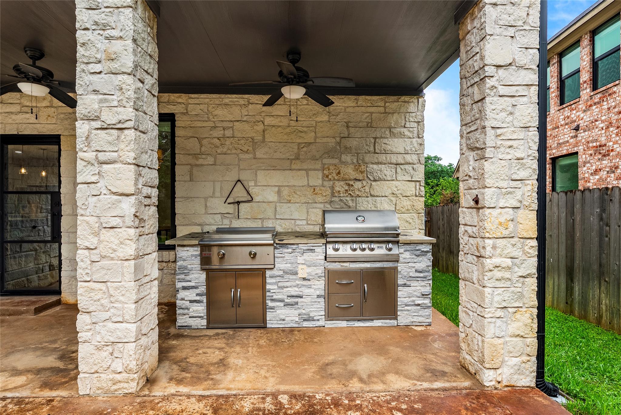 6805 Blissfield Dr, Austin, TX 78739