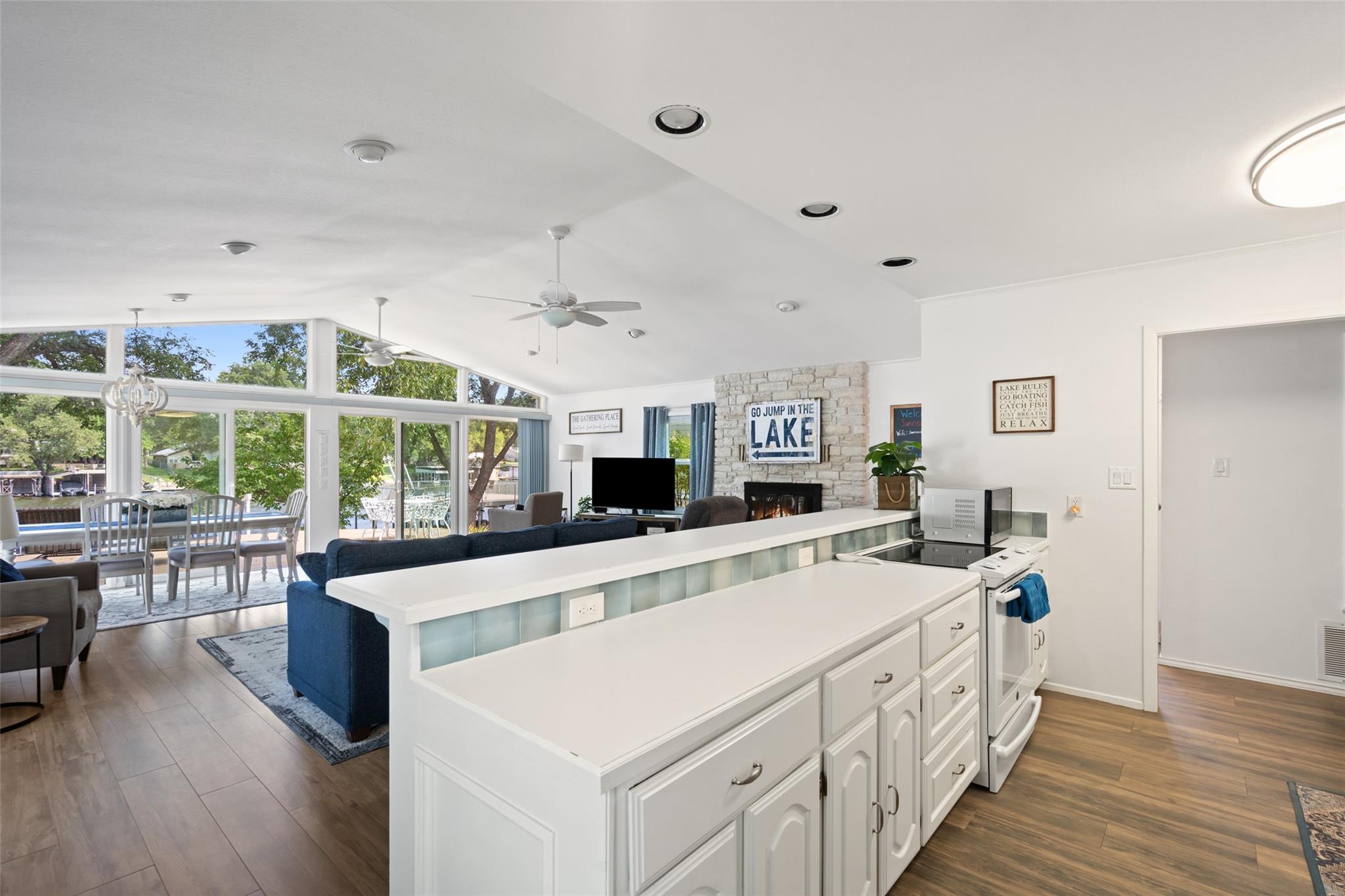 2546 Williams Lakeshore, Kingsland, TX 78639