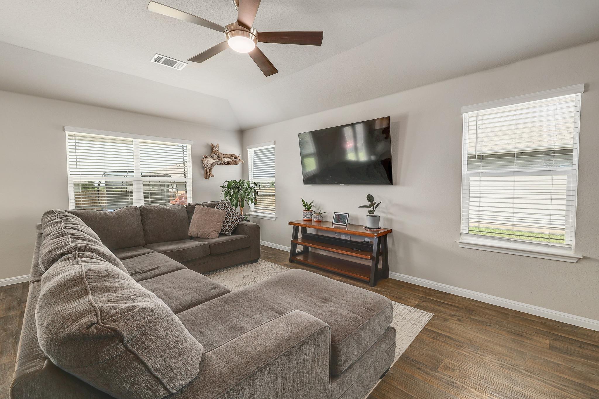 413 Hunter Loop, Bertram, TX 78605