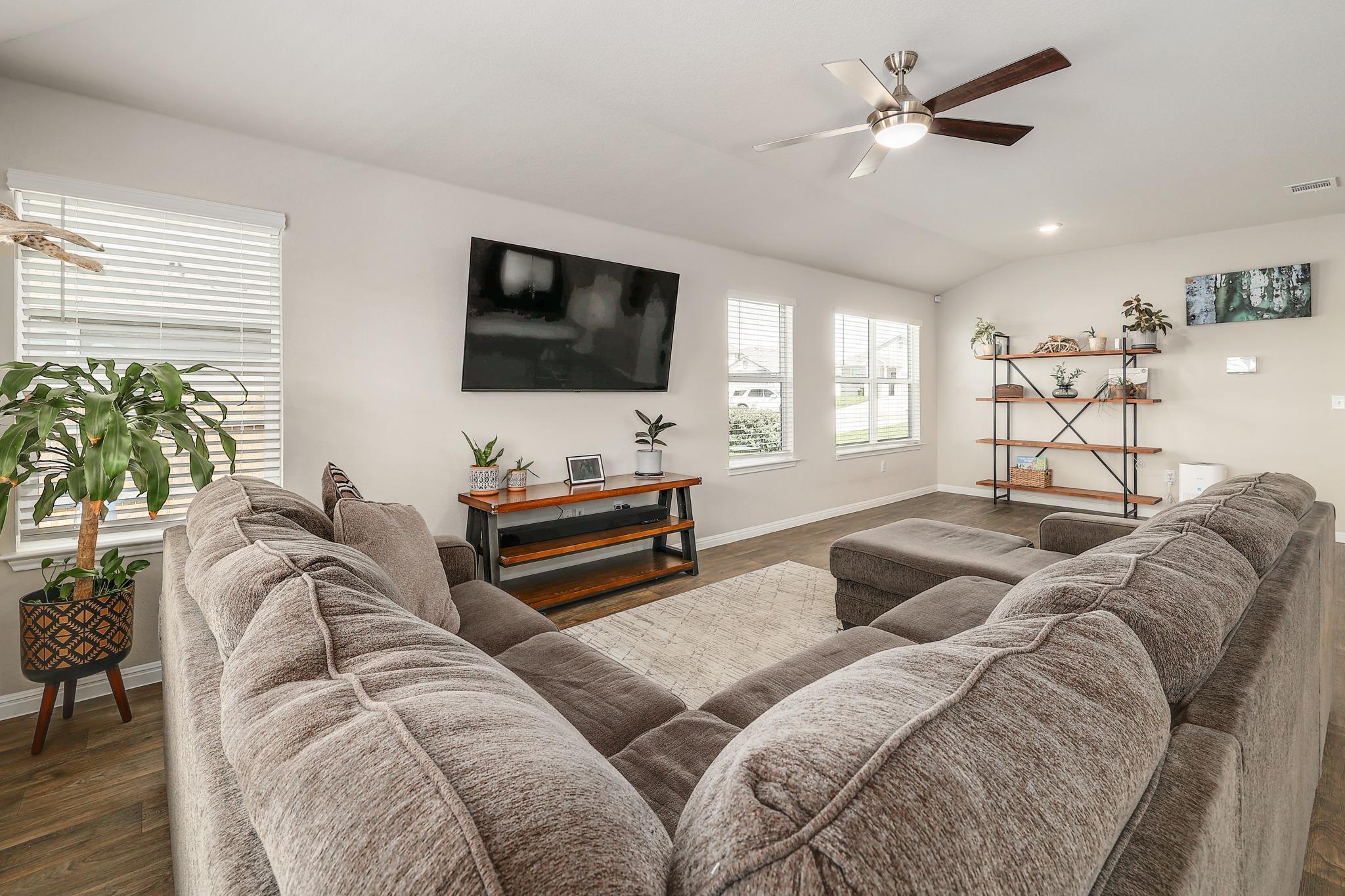 413 Hunter Loop, Bertram, TX 78605