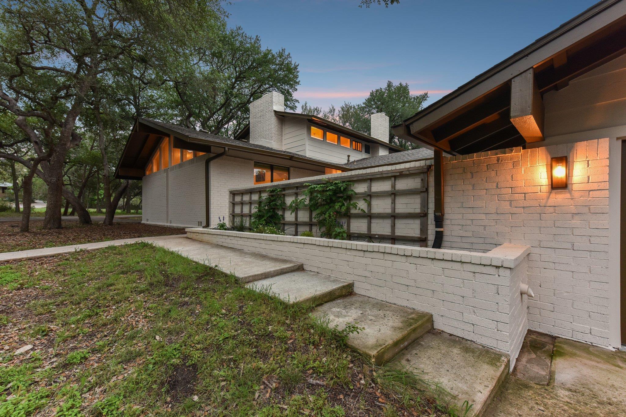9004 Tara Ln, Austin, TX 78737