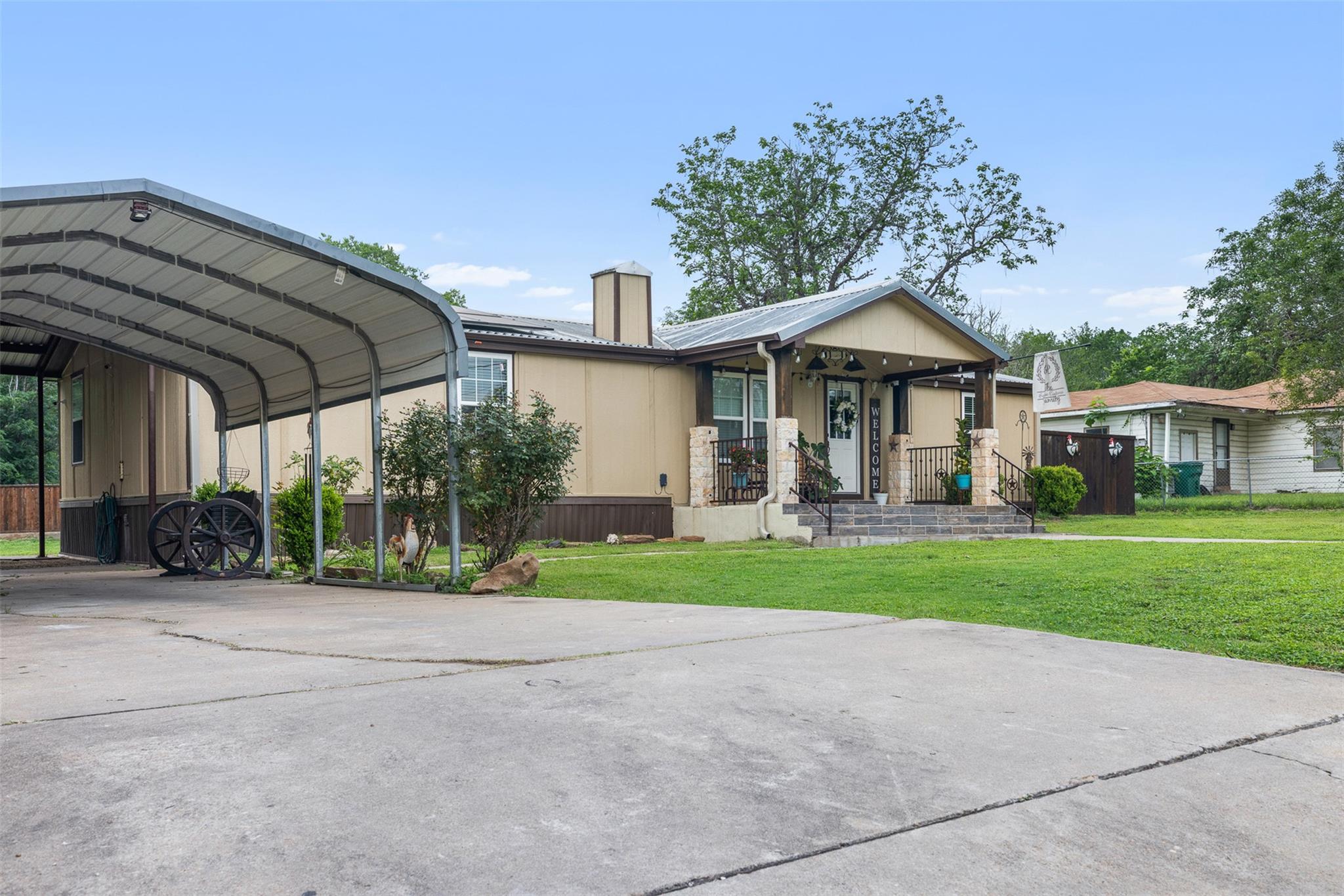 857 E Guadalupe St, La Grange, TX 78945