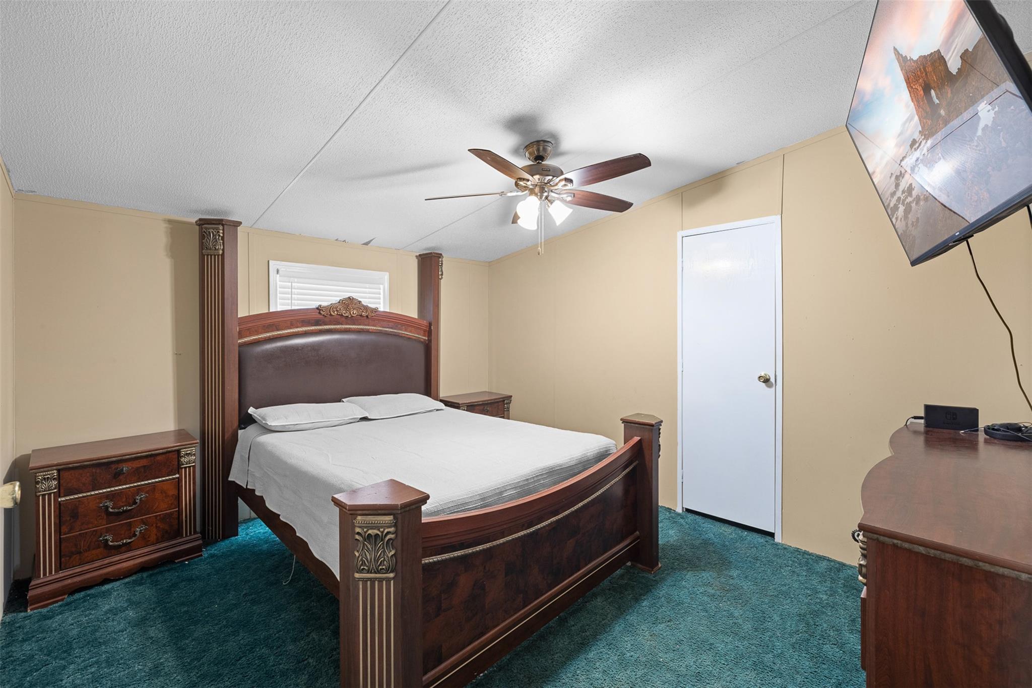 857 E Guadalupe St, La Grange, TX 78945