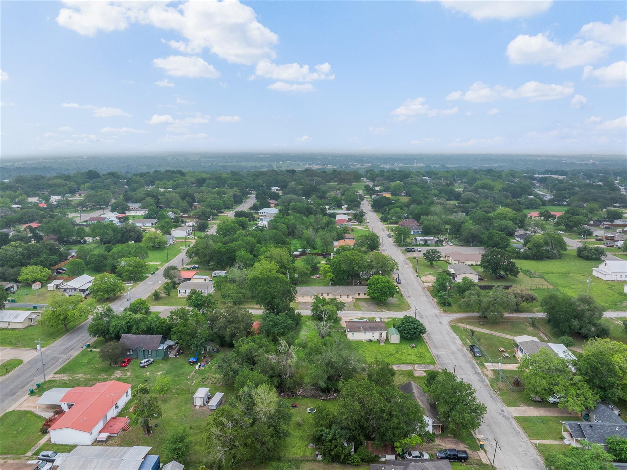 857 E Guadalupe St, La Grange, TX 78945