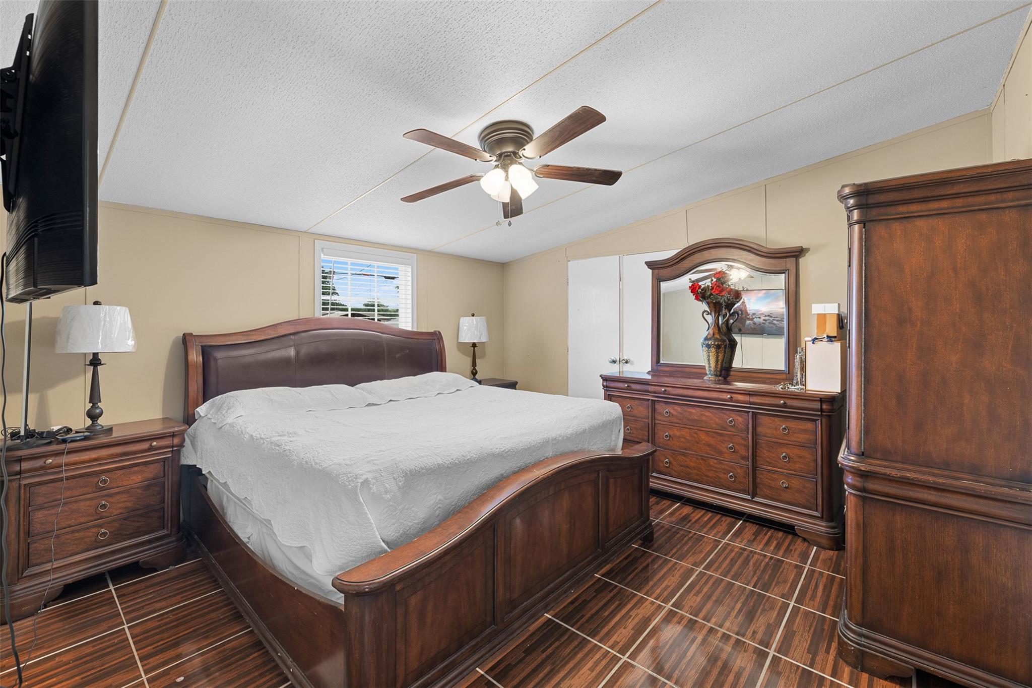 857 E Guadalupe St, La Grange, TX 78945