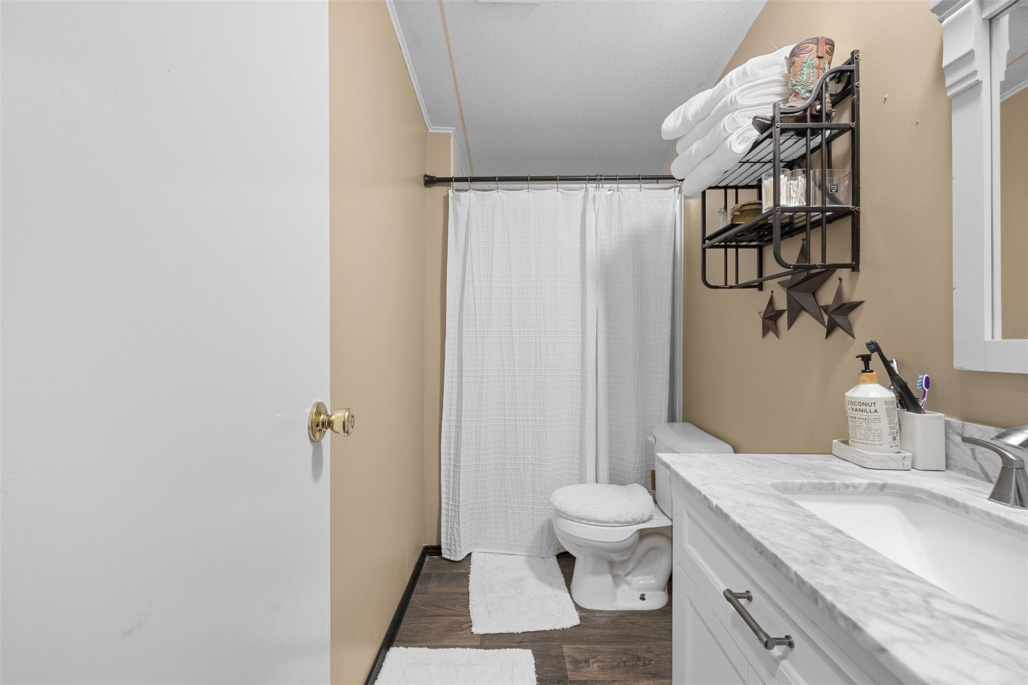 857 E Guadalupe St, La Grange, TX 78945