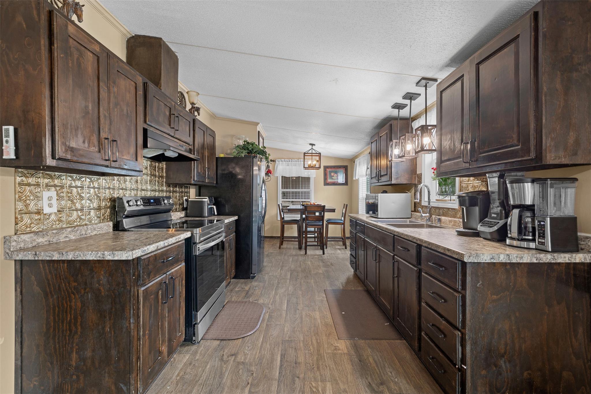 857 E Guadalupe St, La Grange, TX 78945