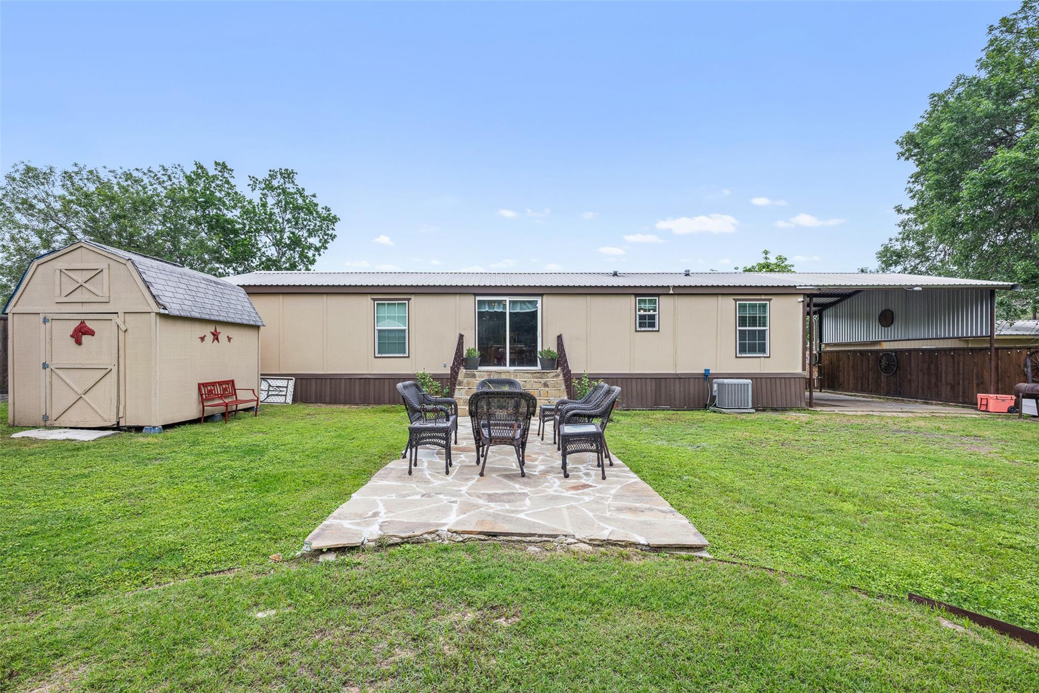 857 E Guadalupe St, La Grange, TX 78945