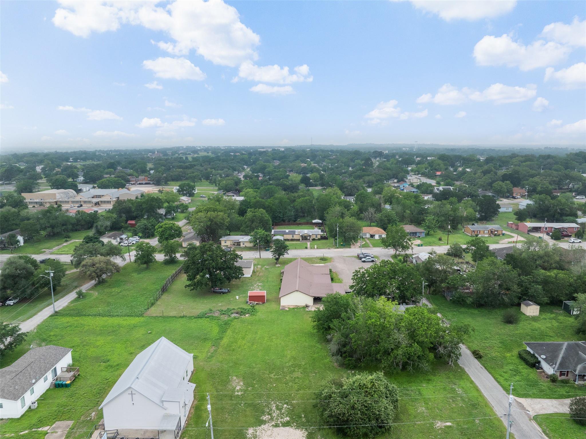 857 E Guadalupe St, La Grange, TX 78945