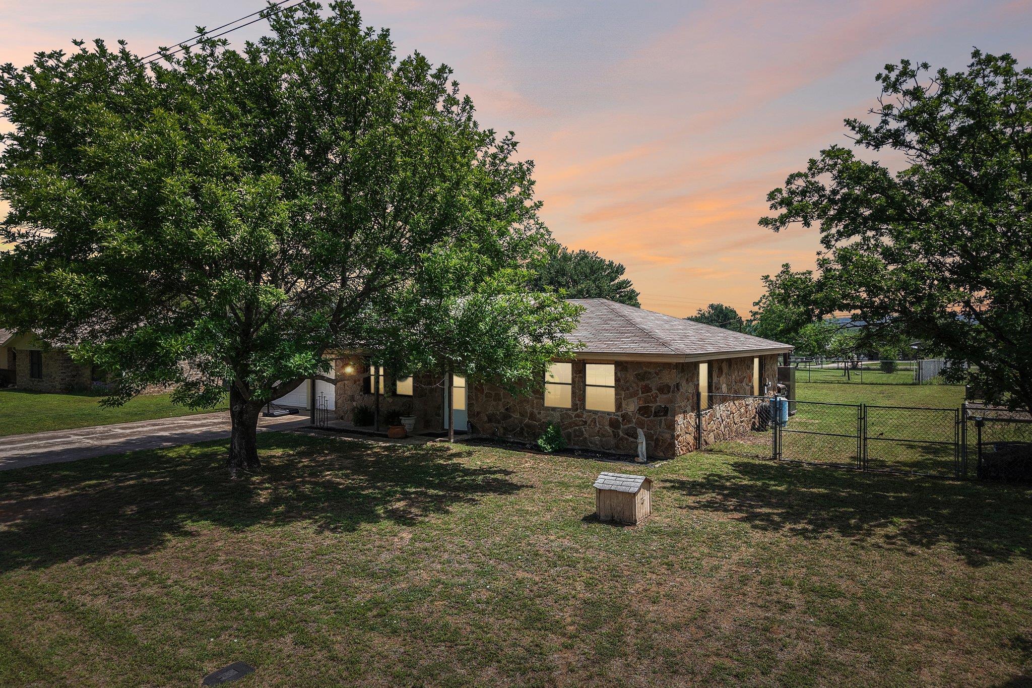 115 Mountain View Dr, Burnet, TX 78611