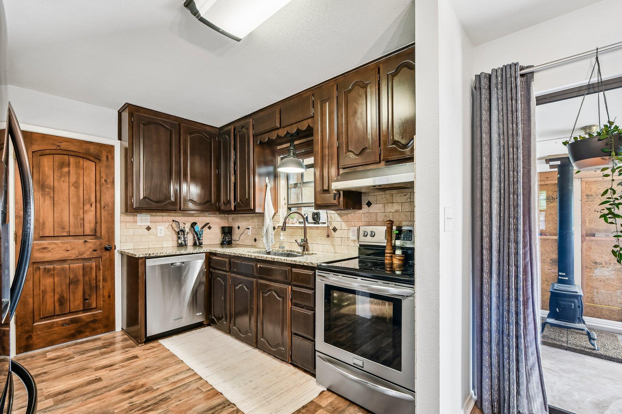 115 Mountain View Dr, Burnet, TX 78611