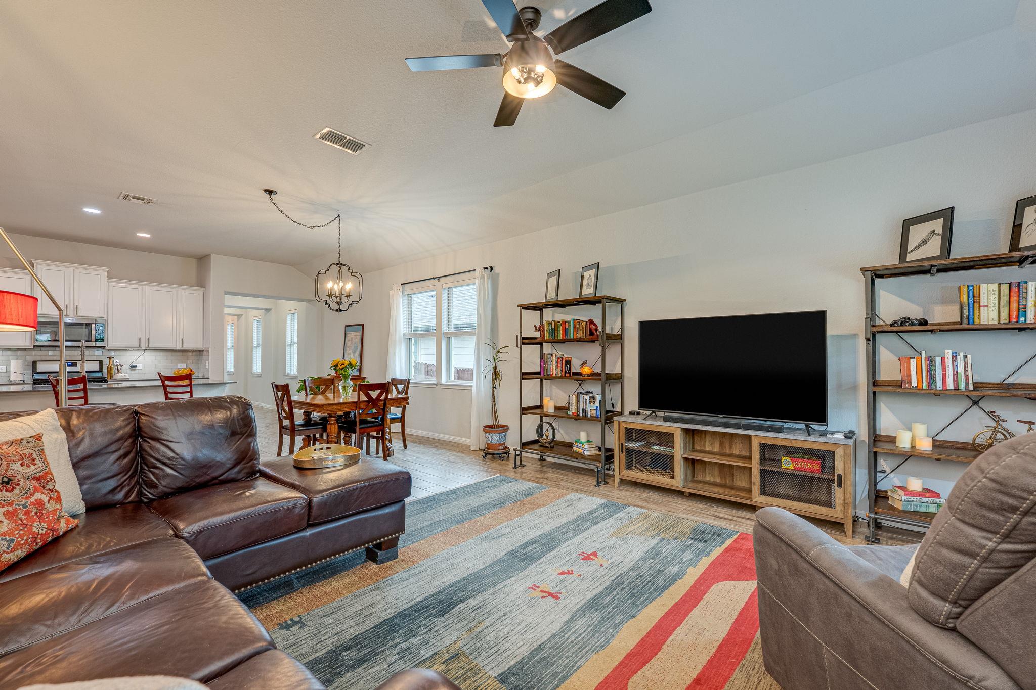 1009 Goldilocks Ln, Manchaca, TX 78652