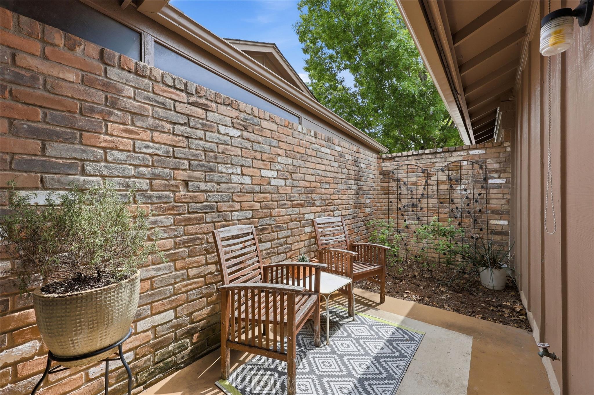 7516 Hemingway St, Austin, TX 78752