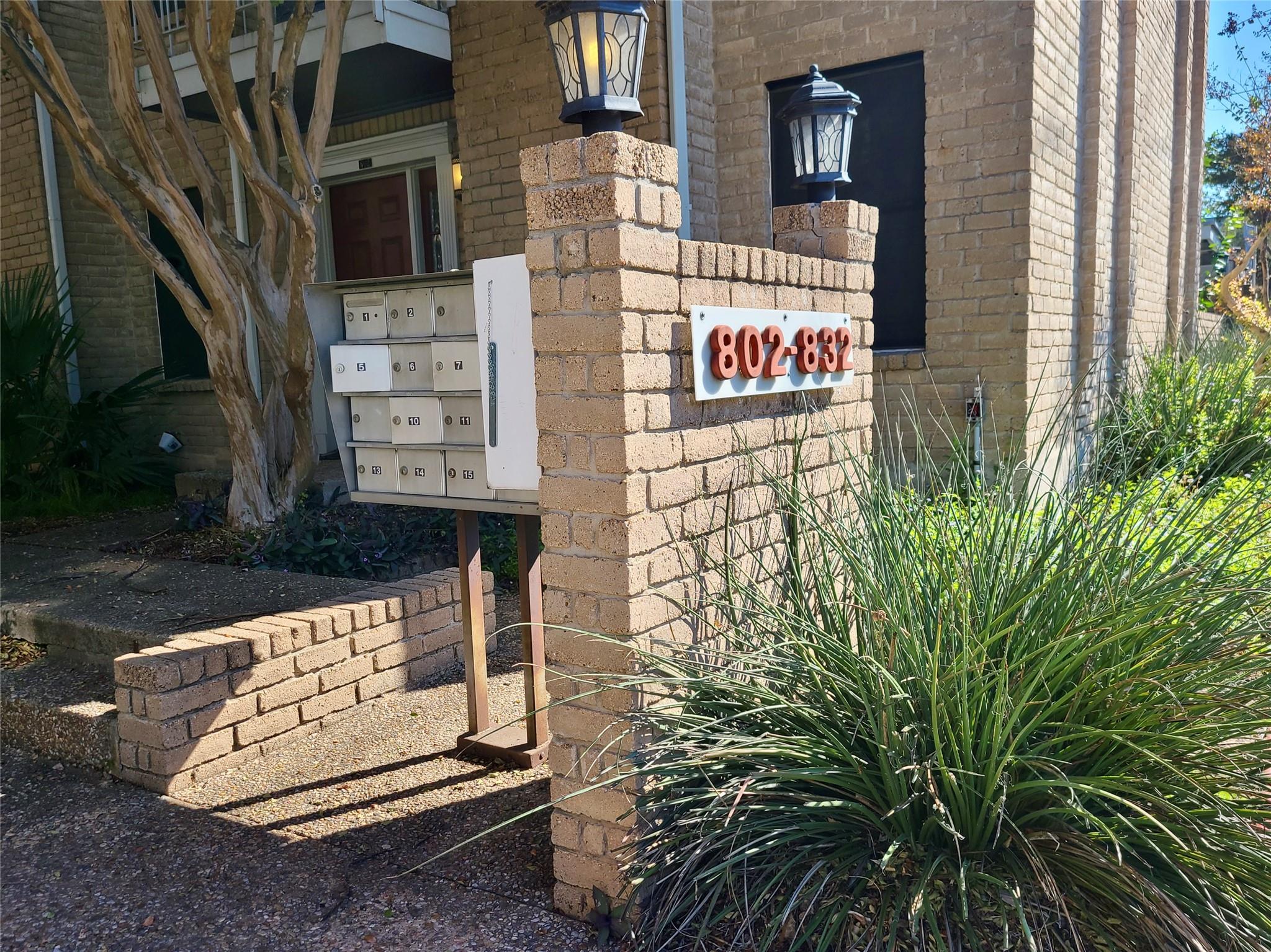 824 Banister Ln, Austin, TX 78704