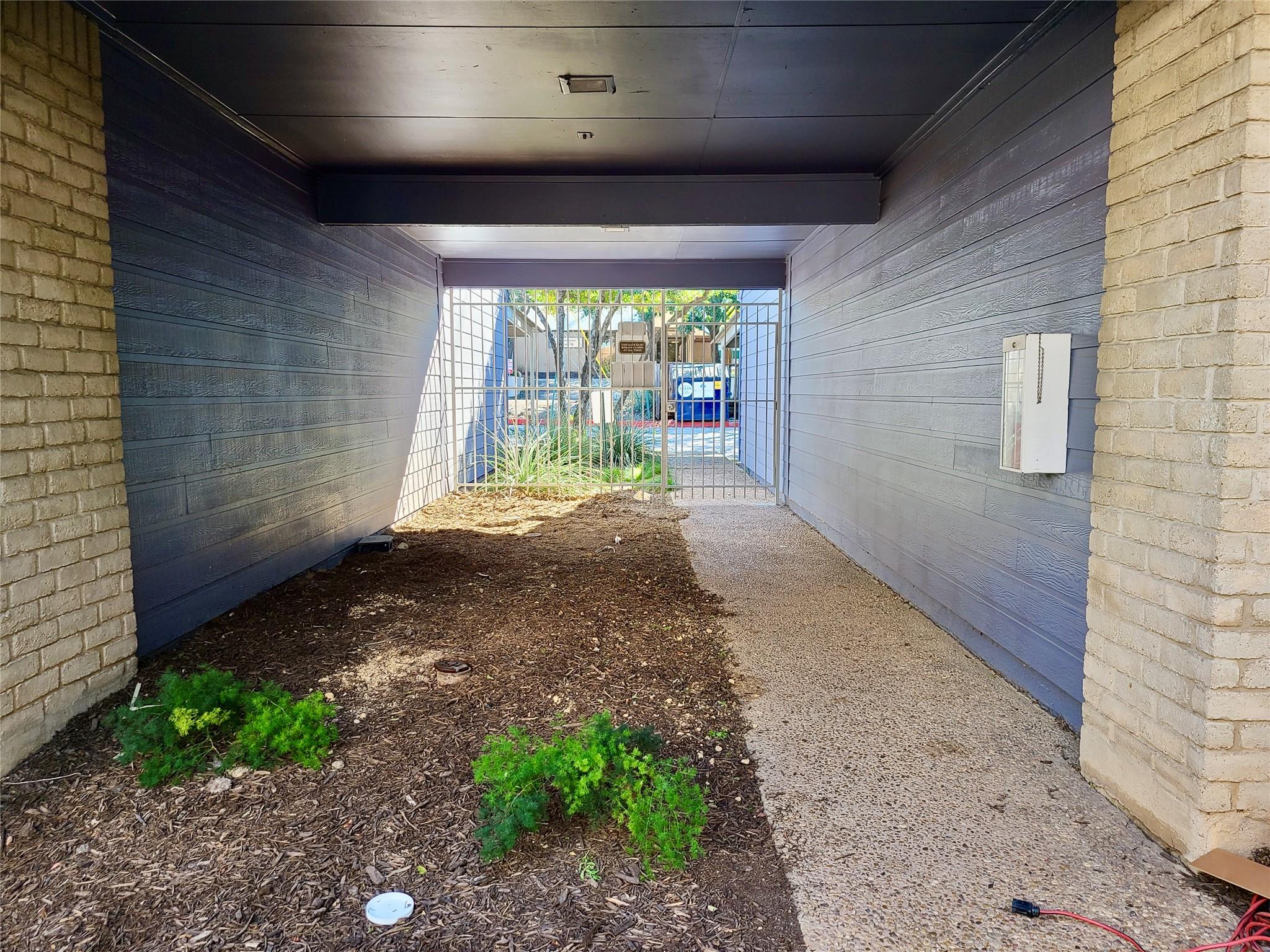 824 Banister Ln, Austin, TX 78704