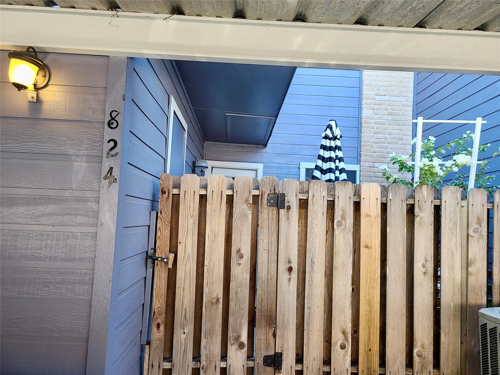 824 Banister Ln, Austin, TX 78704