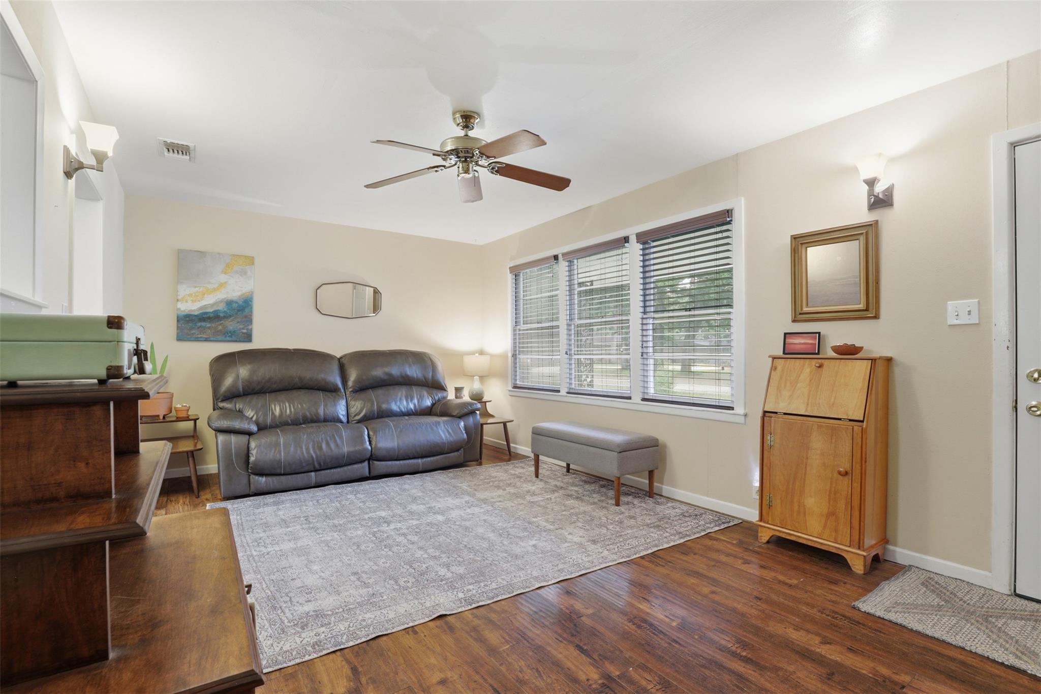 306 Erie Ave, Rockdale, TX 76567