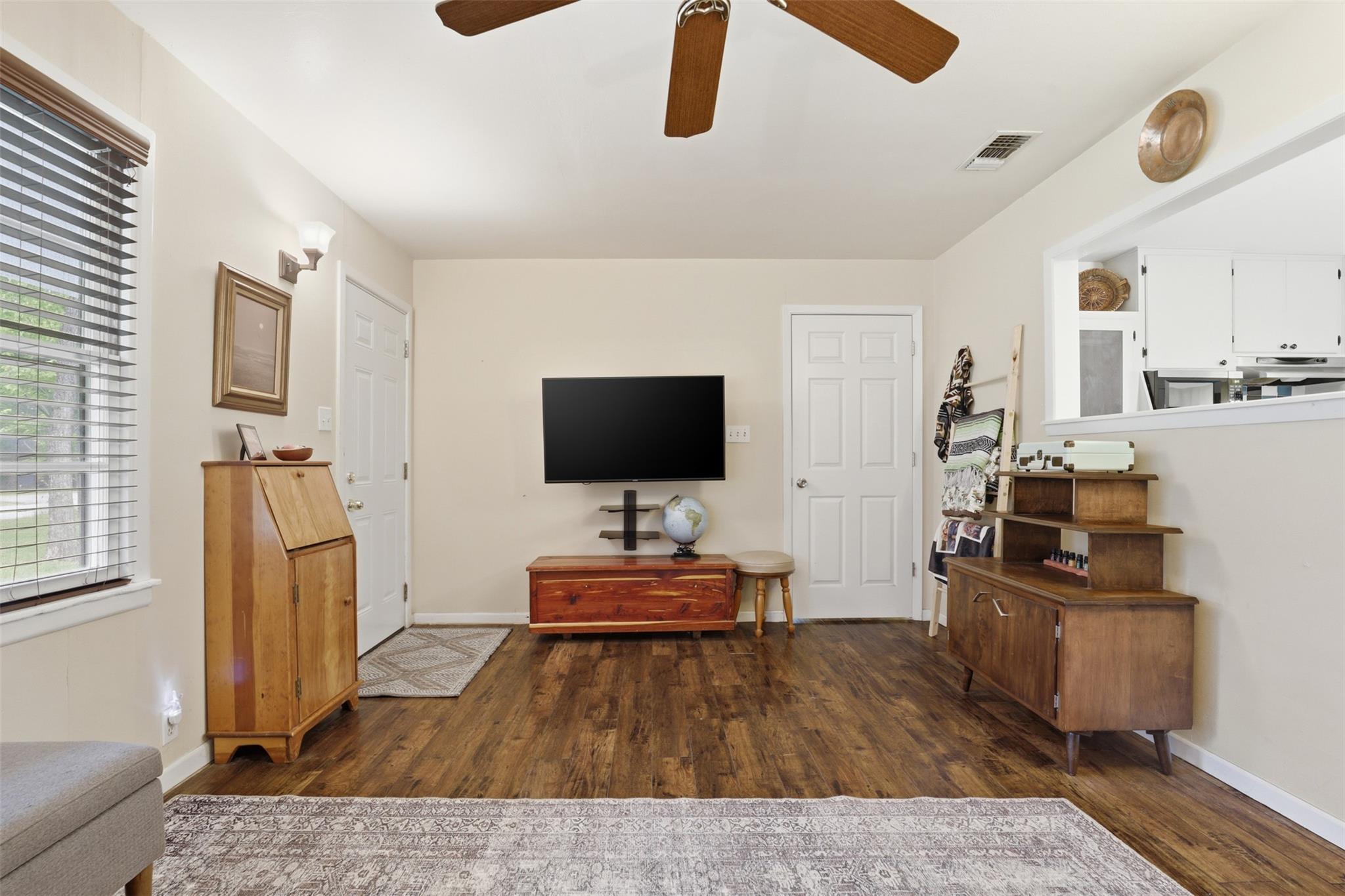 306 Erie Ave, Rockdale, TX 76567