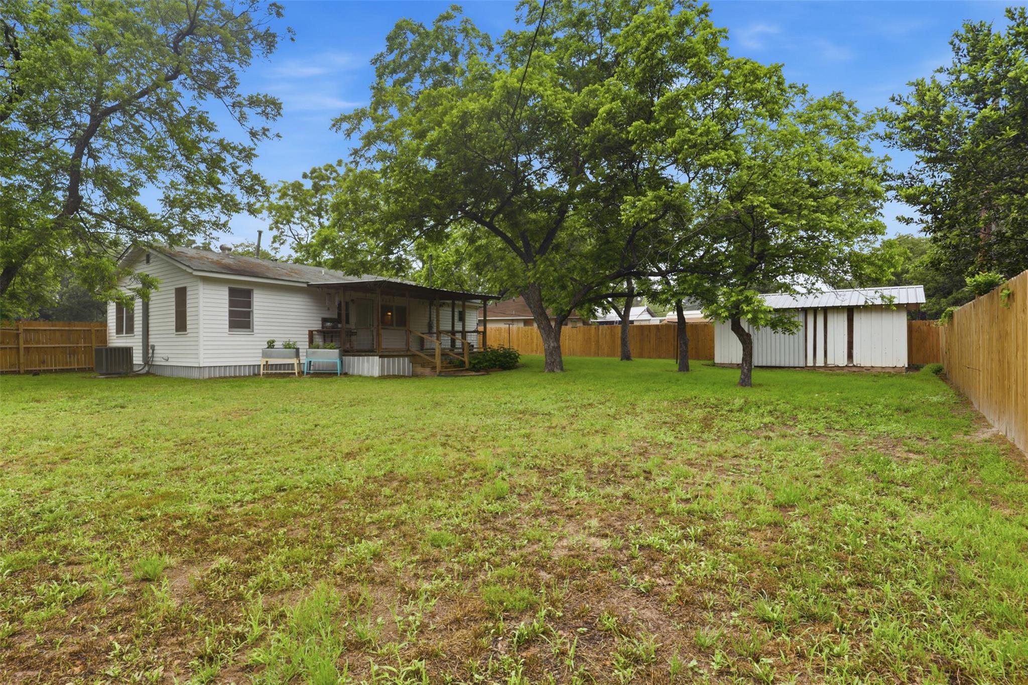 306 Erie Ave, Rockdale, TX 76567