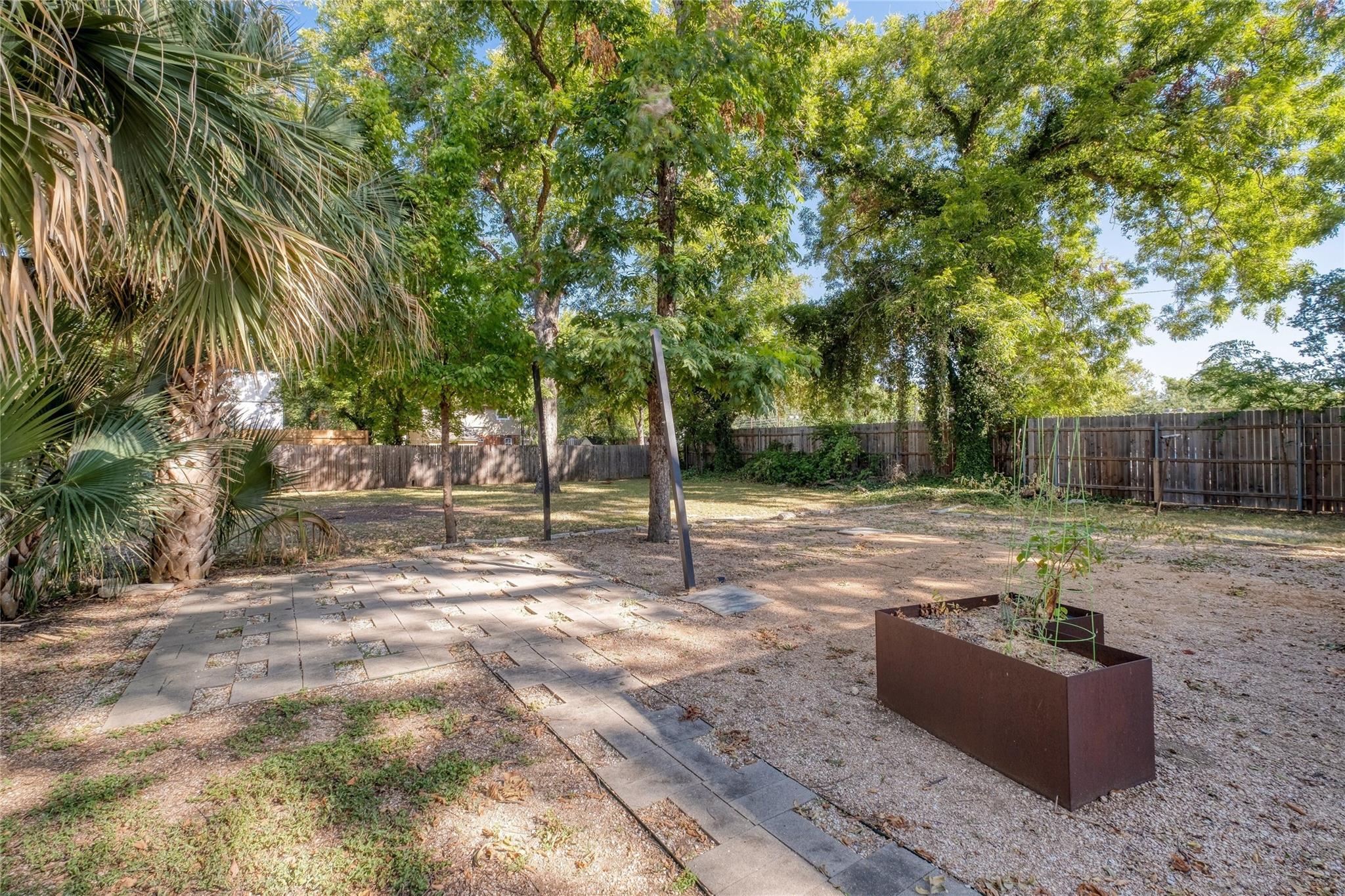 708 & 712 Nowotny Ln, Austin, TX 78702