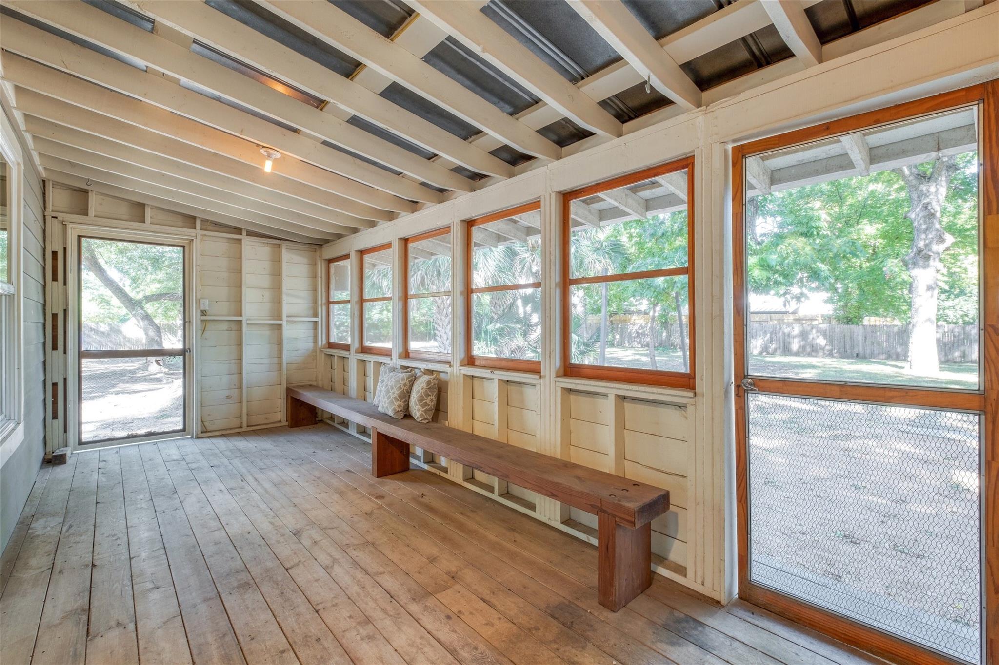 708 & 712 Nowotny Ln, Austin, TX 78702