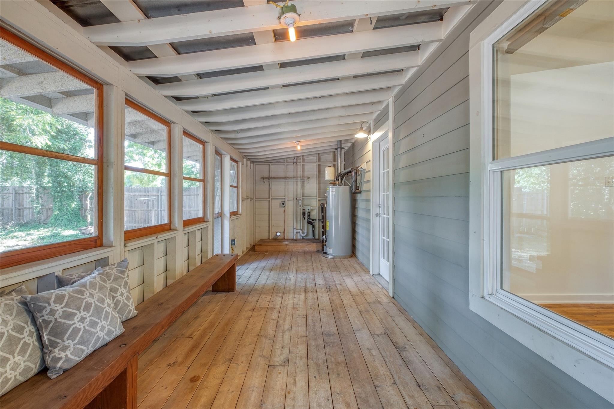 708 & 712 Nowotny Ln, Austin, TX 78702