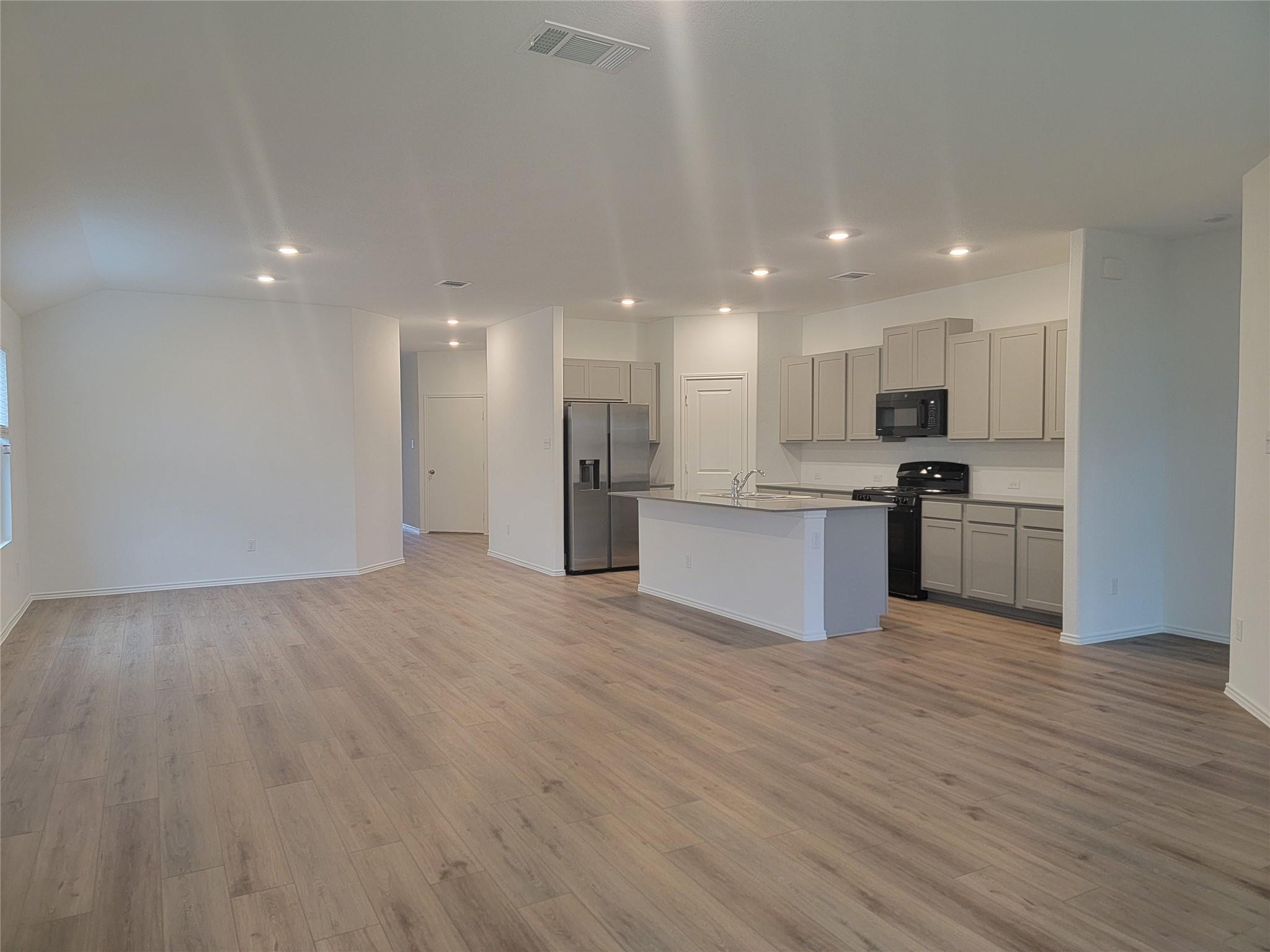 602 Arnage Dr, Hutto, TX 78634