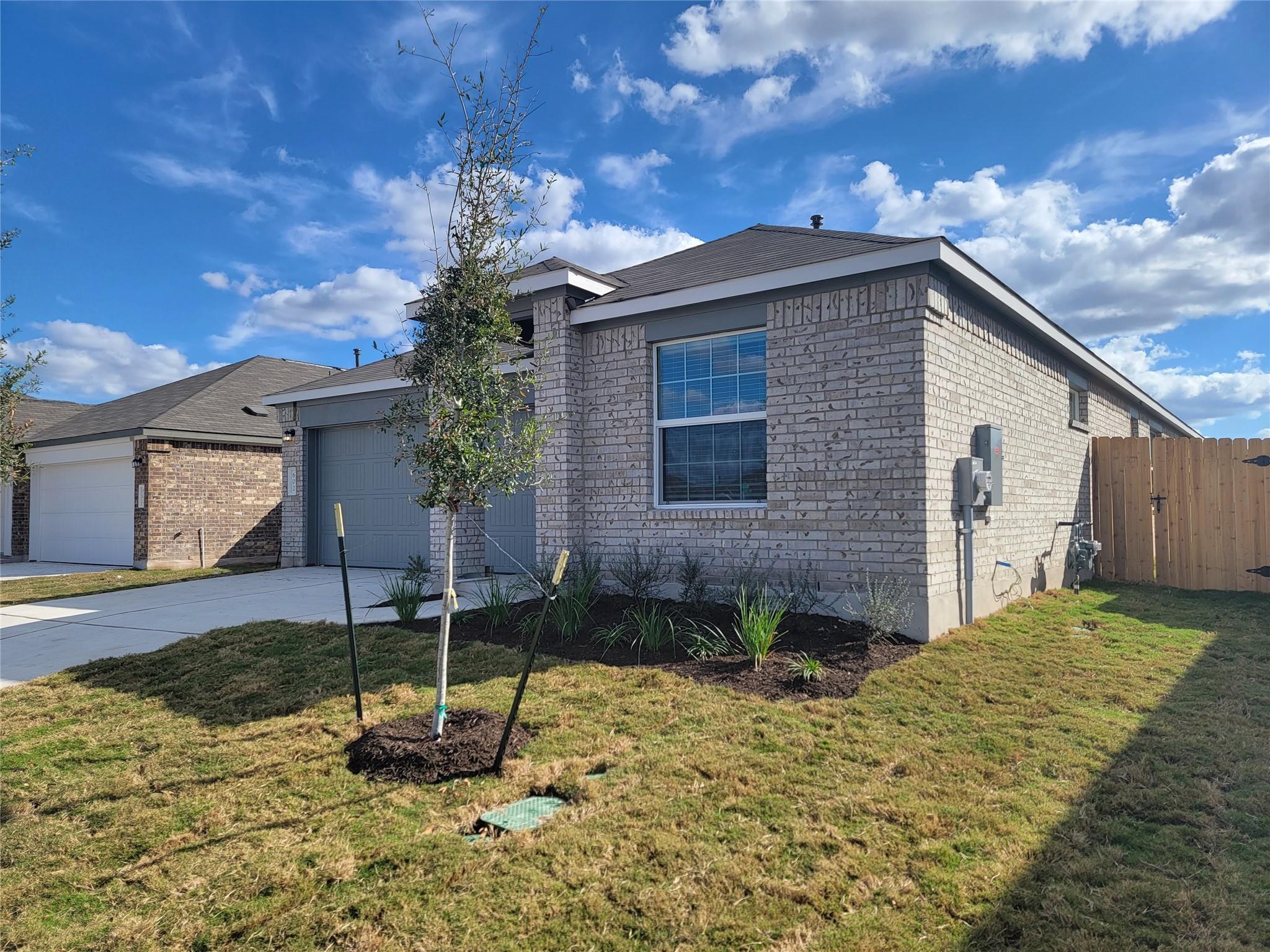 602 Arnage Dr, Hutto, TX 78634