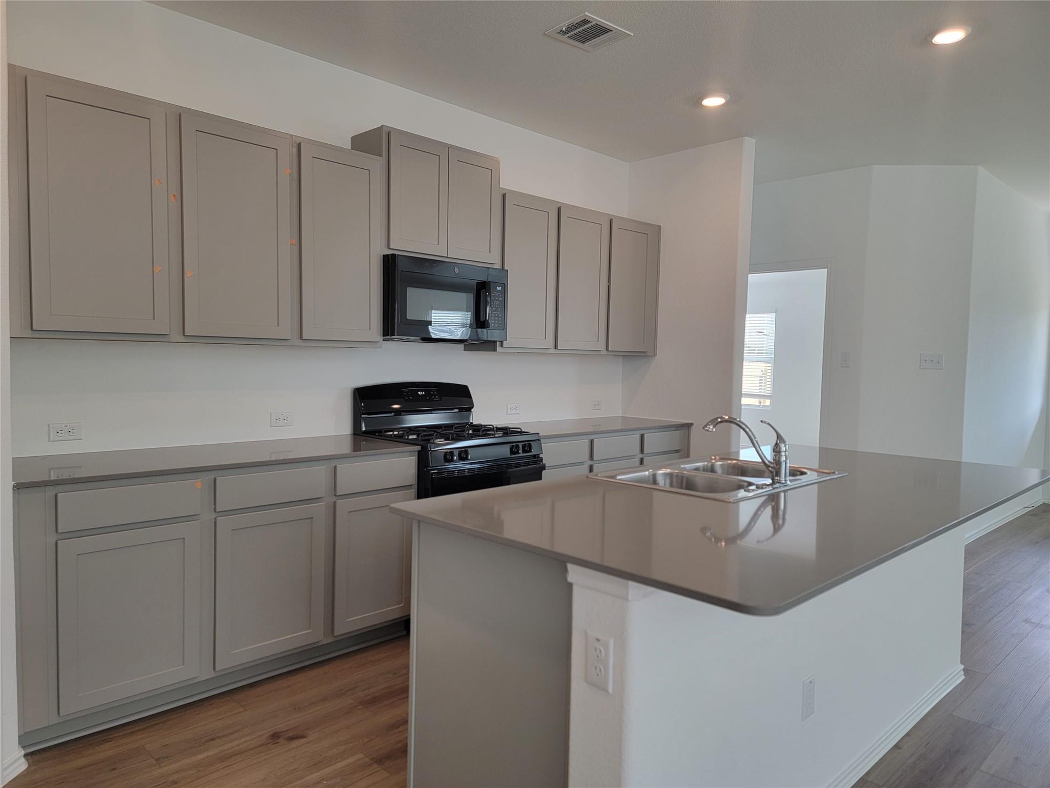 602 Arnage Dr, Hutto, TX 78634