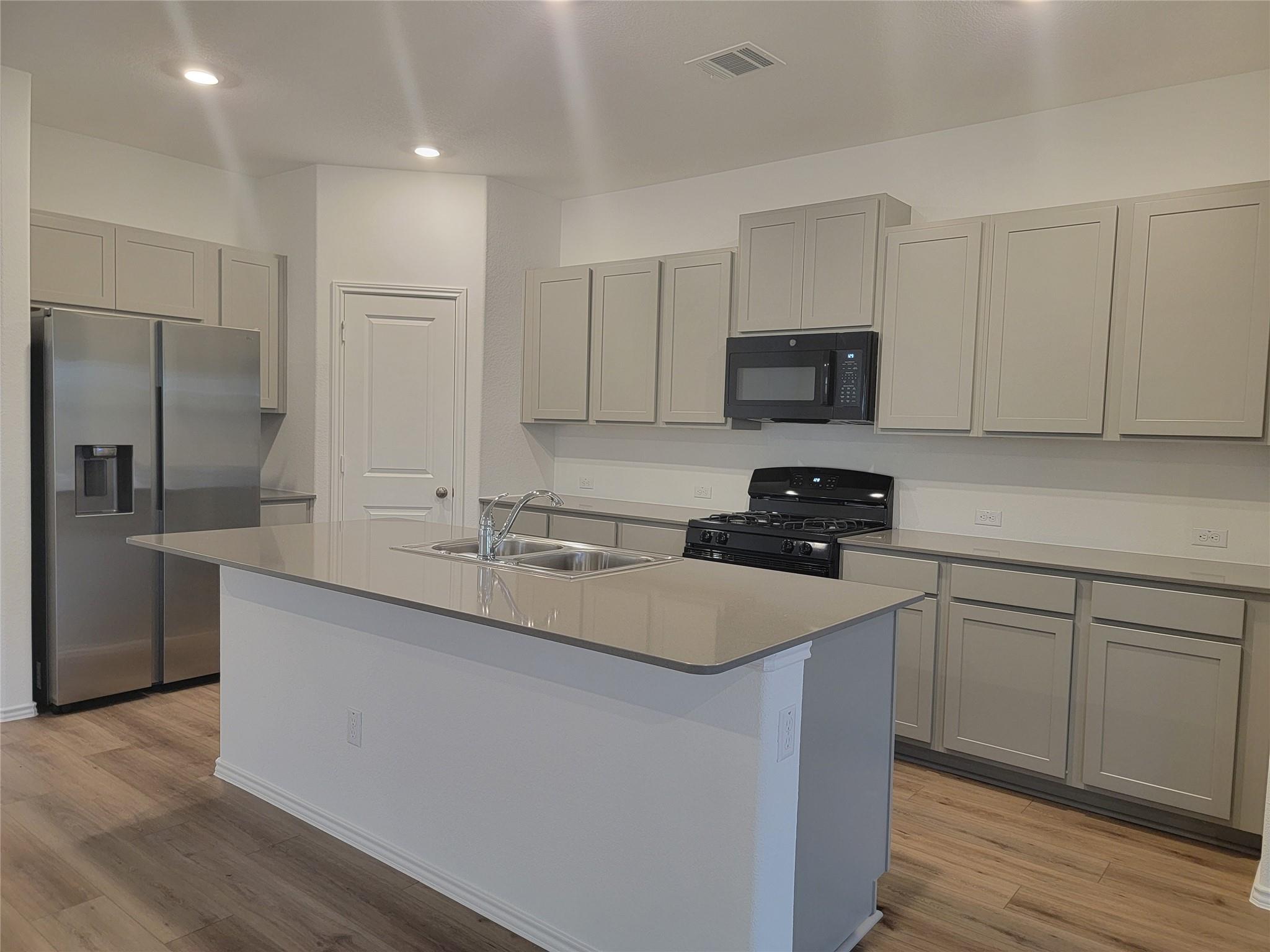 602 Arnage Dr, Hutto, TX 78634