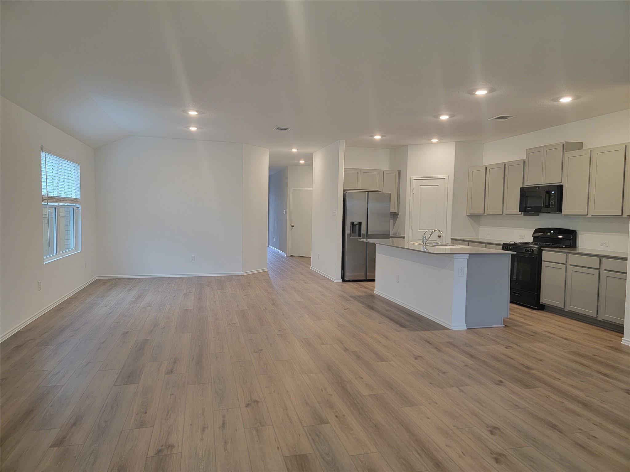 602 Arnage Dr, Hutto, TX 78634