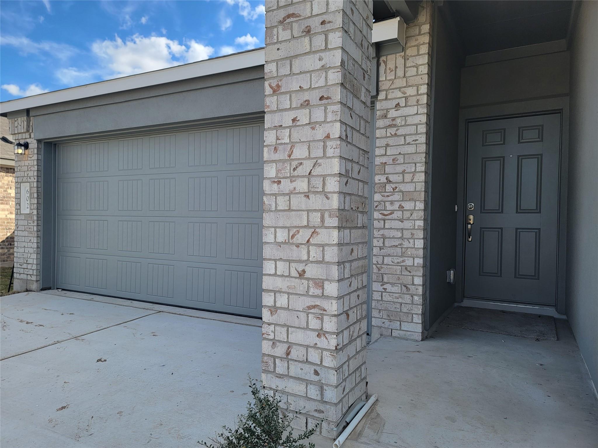 602 Arnage Dr, Hutto, TX 78634