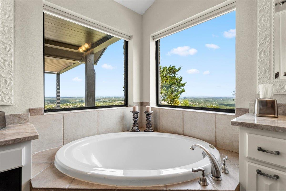 6594 W Hwy 290, Dripping Springs, TX 78620
