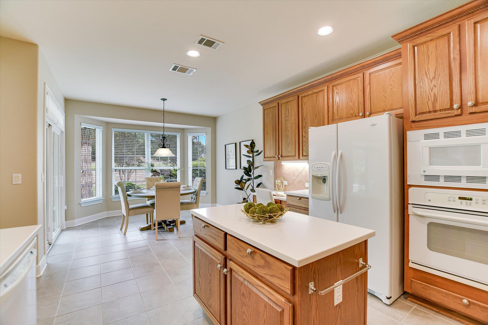 614 Armstrong Dr, Georgetown, TX 78633