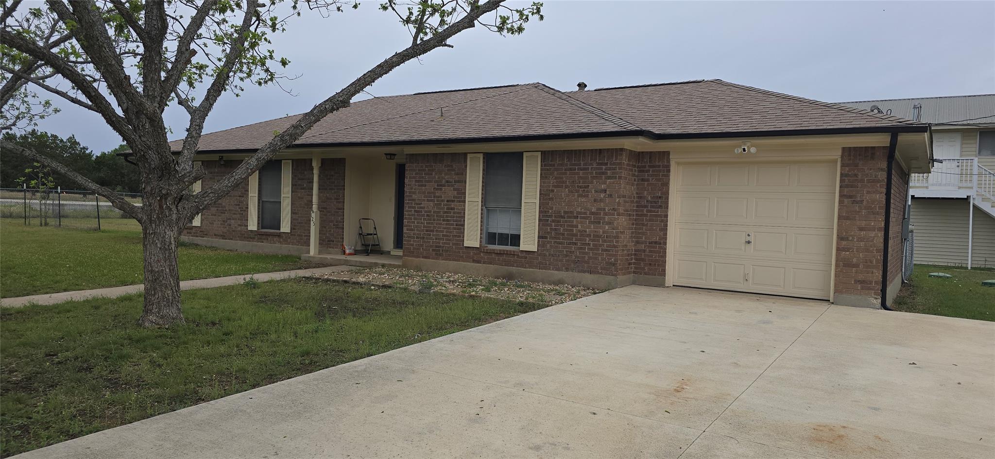 125 Kelly Ln, Buda, TX 78610