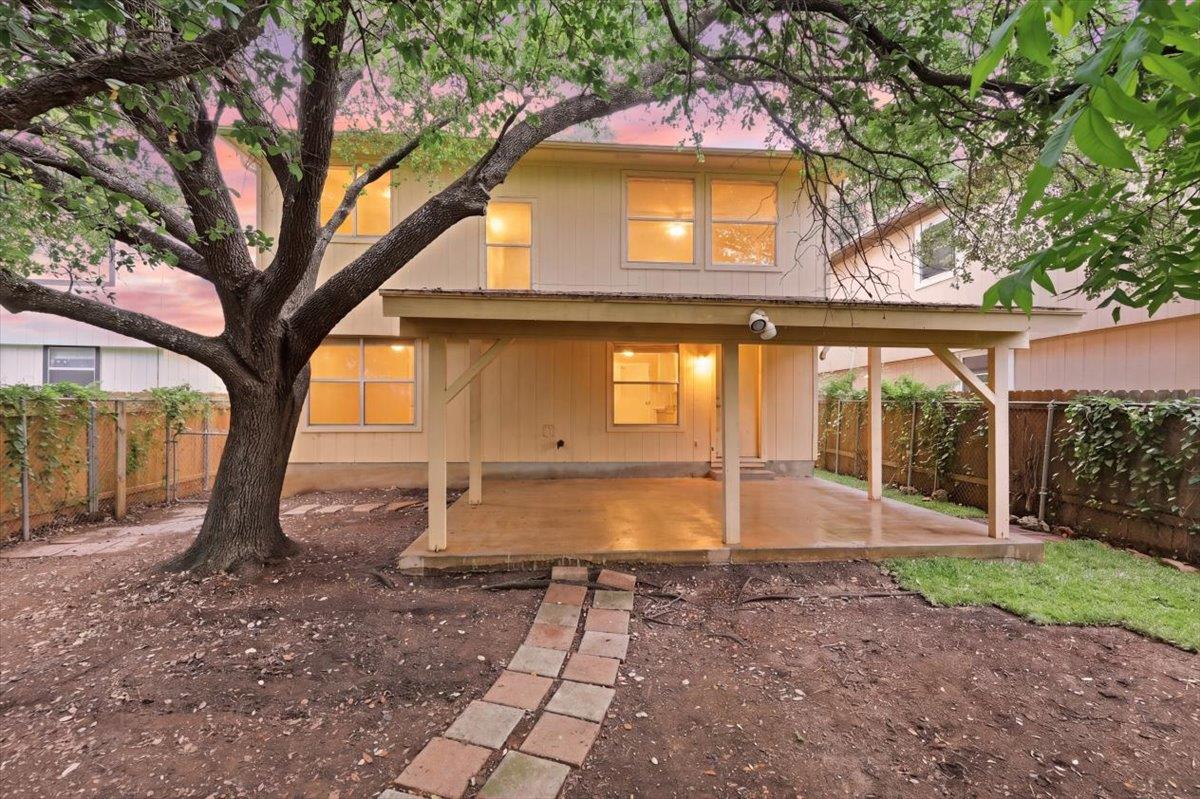 1421 Garden Path Dr, Round Rock, TX 78664