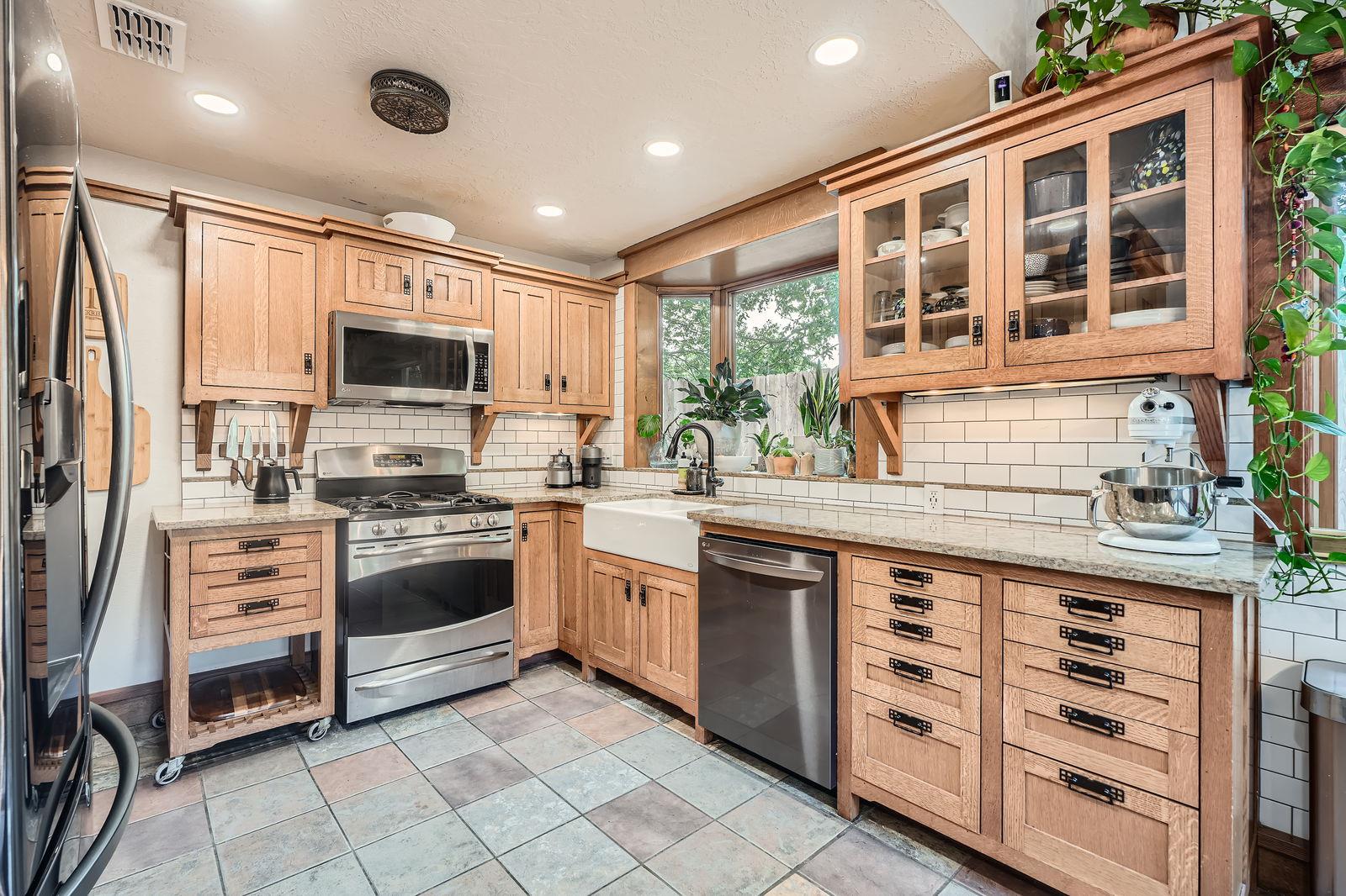 5306 Summer Cir, Austin, TX 78741