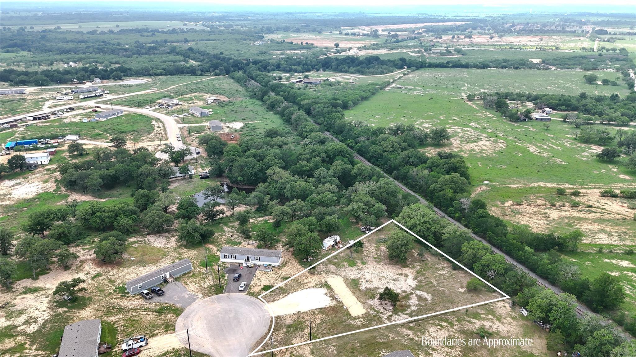 200 Luna Ct, Dale, TX 78616