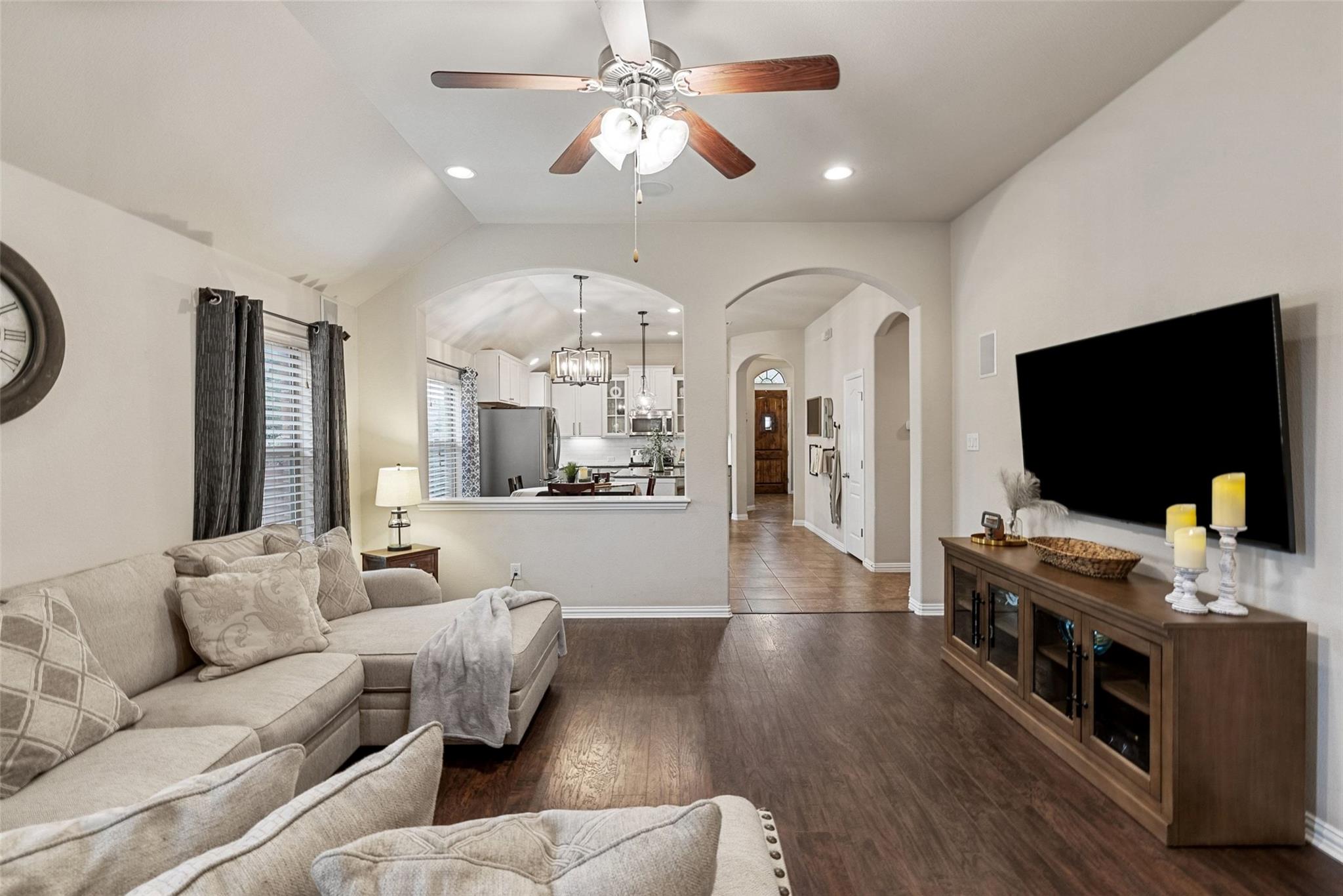 535 Oyster Crk, Buda, TX 78610