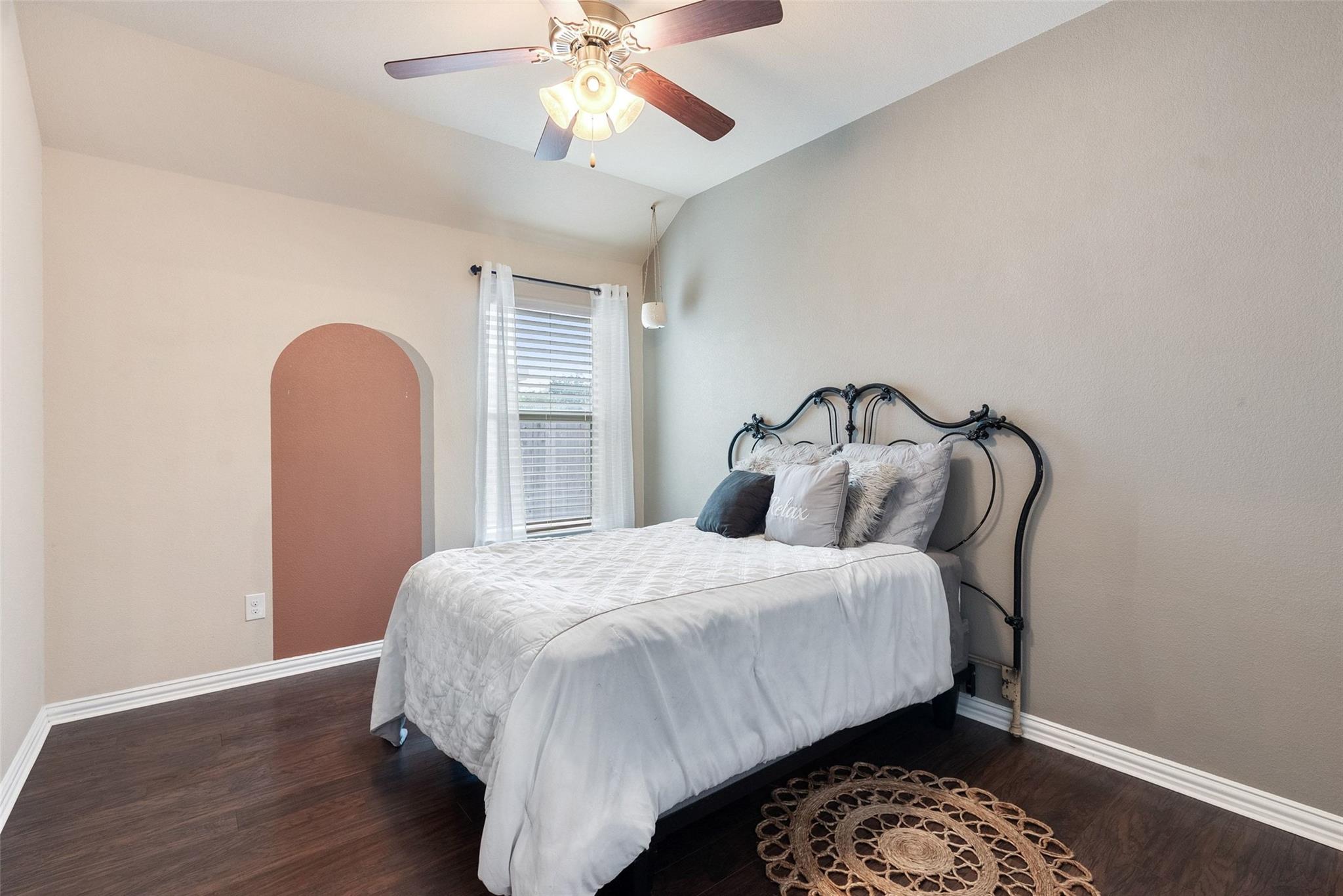 535 Oyster Crk, Buda, TX 78610